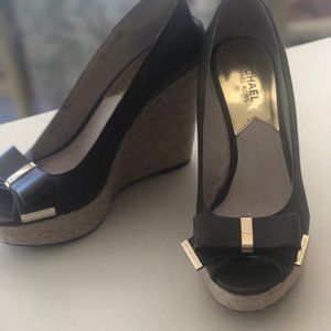 Michael Kors Signature print PeepToe Wedge Size 9M